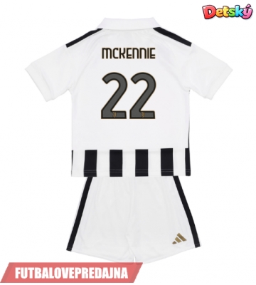 Lacne Dětský Futbalové dres Juventus Weston McKennie #22 2026-27 Krátky Rukáv - Domáci (+ trenírky)